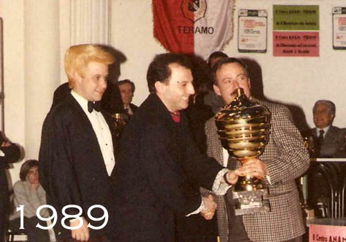 1989 Gabriele viene premiato al concorso dell'A.N.A.M.