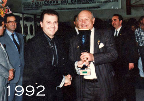 1992 Gabriele premiato dal pres. ANAM Sallustro Paolo